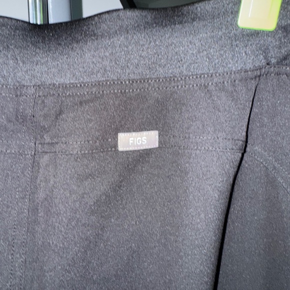 Figs Black Women's Kade Cargo pants - Picture 5 of 5